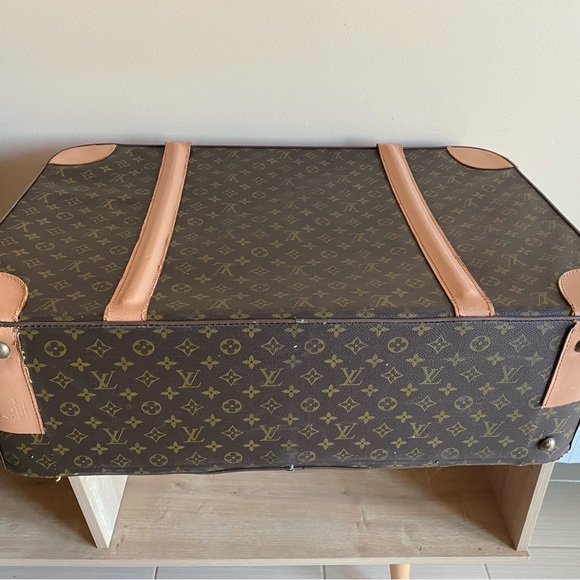 Authentic Louis Vuitton suitcase - Picture 8 of 13